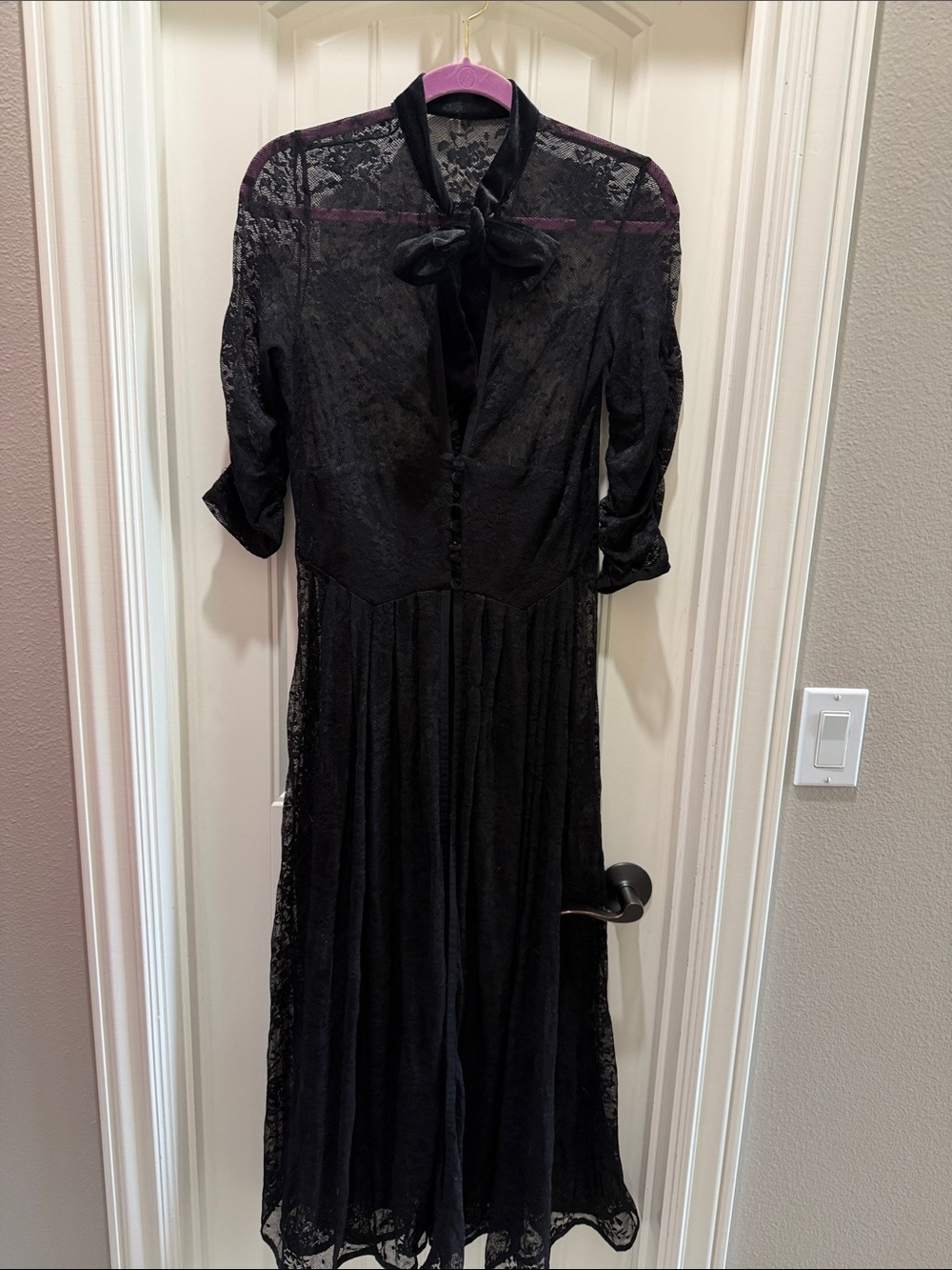 Unique Vintage Black Lace Duster with Floral Lining - Picture 7 of 10